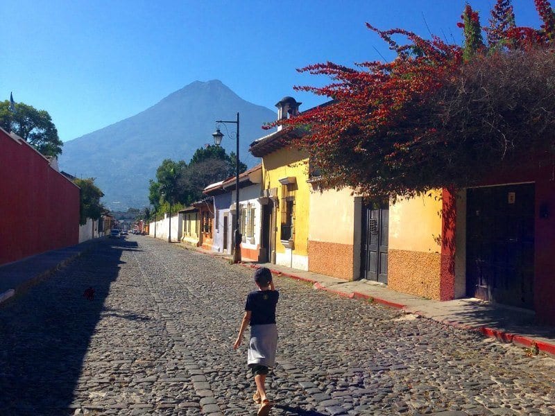 Guatemala Itinerary; a 10-day family-friendly itinerary taking in Guatemala's Highlights. #globetotting #familytravel #travel #travelwithkids #kidslovetravel