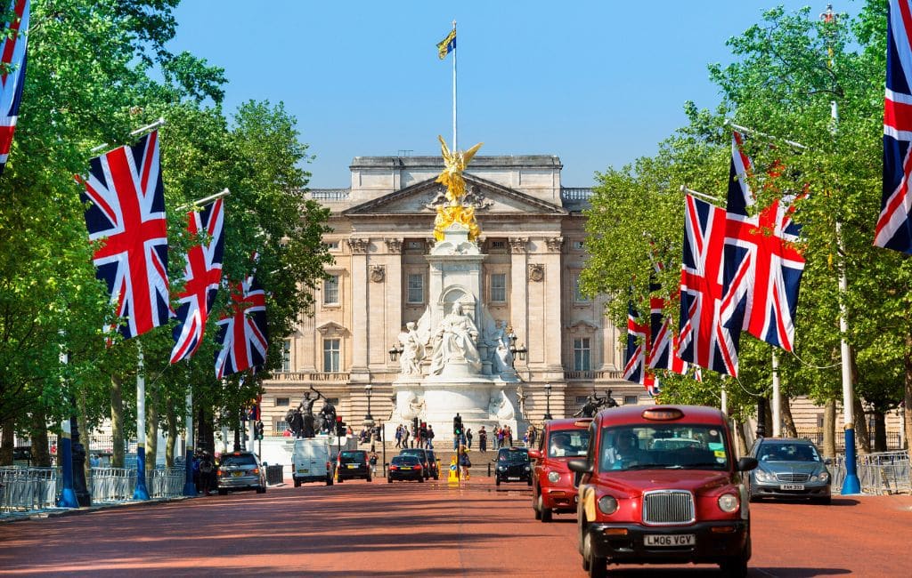 Famous streets in London - Depositphotos